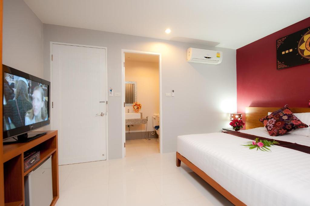 Rama Kata Beach Hotel エクステリア 写真