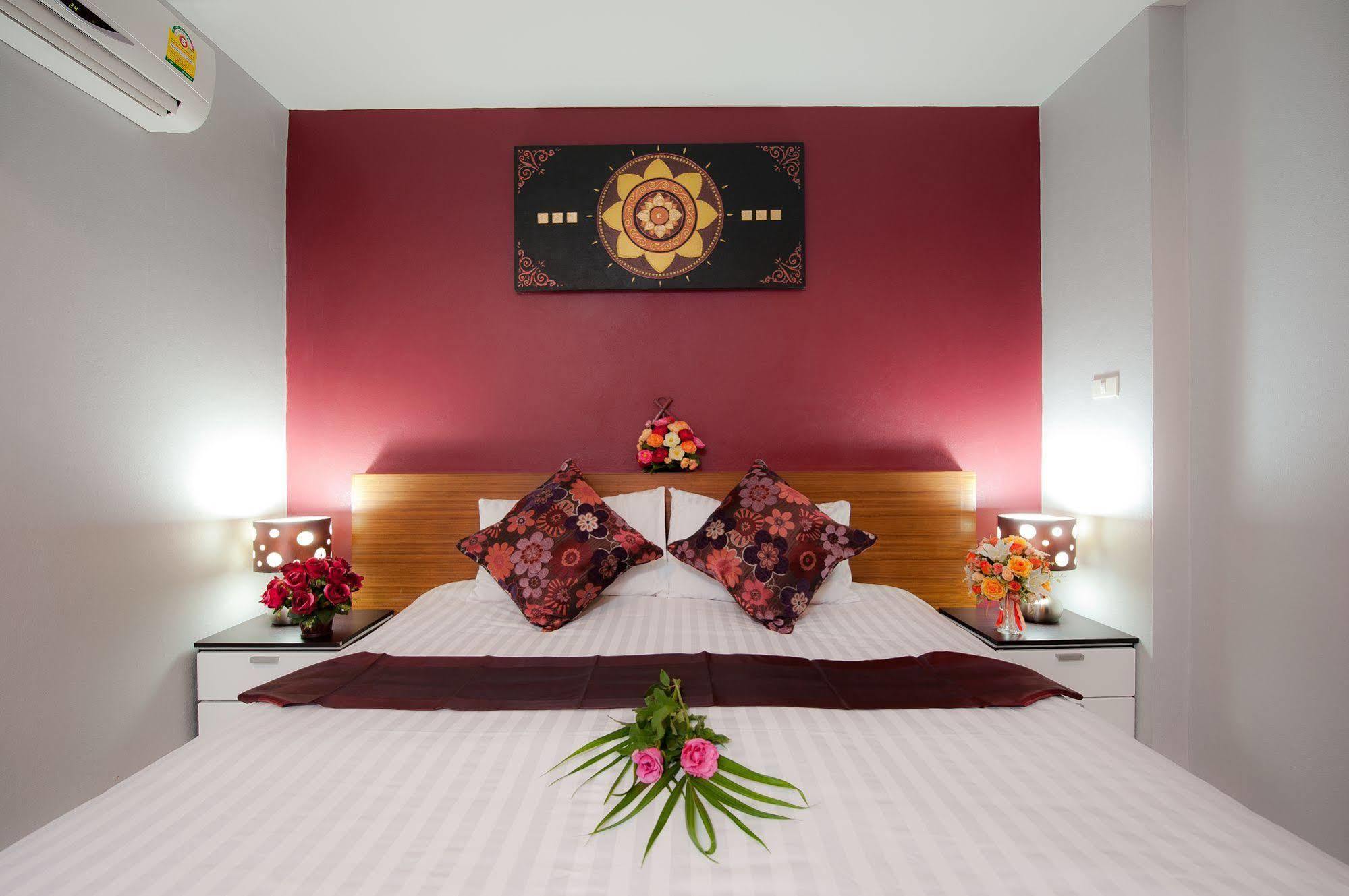 Rama Kata Beach Hotel エクステリア 写真