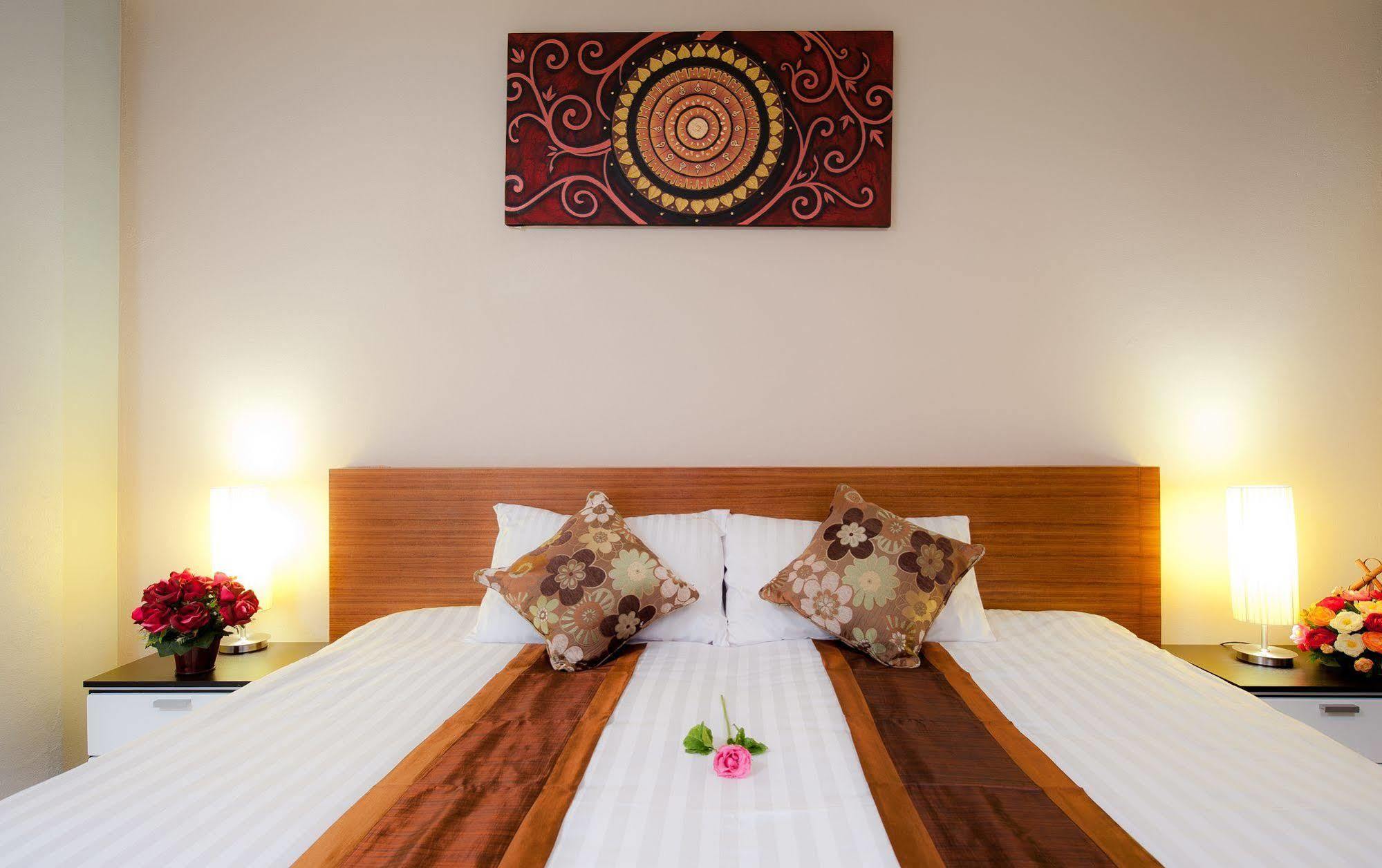 Rama Kata Beach Hotel エクステリア 写真
